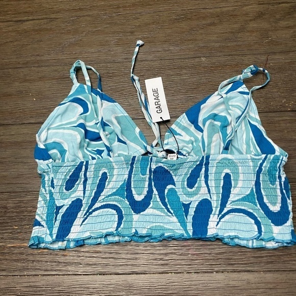 Garage Women's Blue Halter Keyhole Top Large 
NWT - Picture 3 of 7